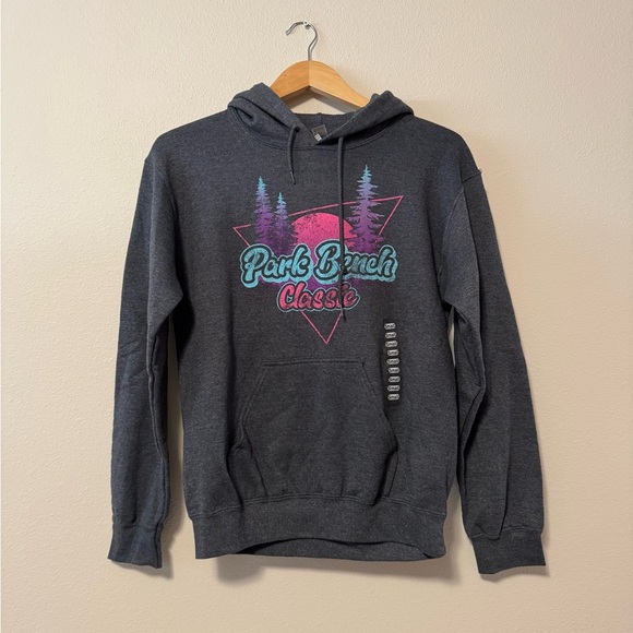 5/$55 !! 🔥 Gildan Charcoal Hoodie with Graphic Design - Picture 1 of 3